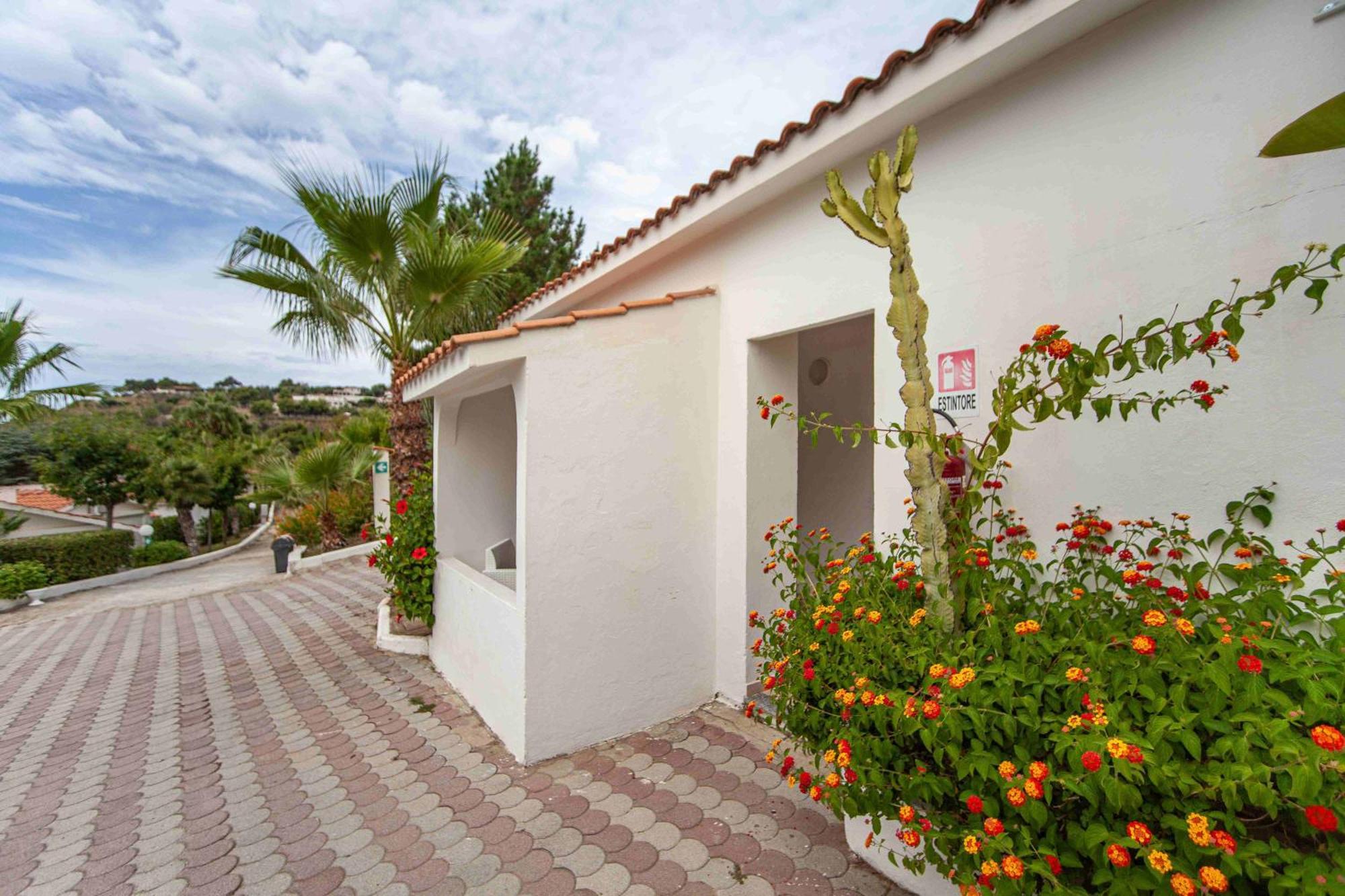 Villaggio Baia D'Ercole Capo Vaticano Exterior photo